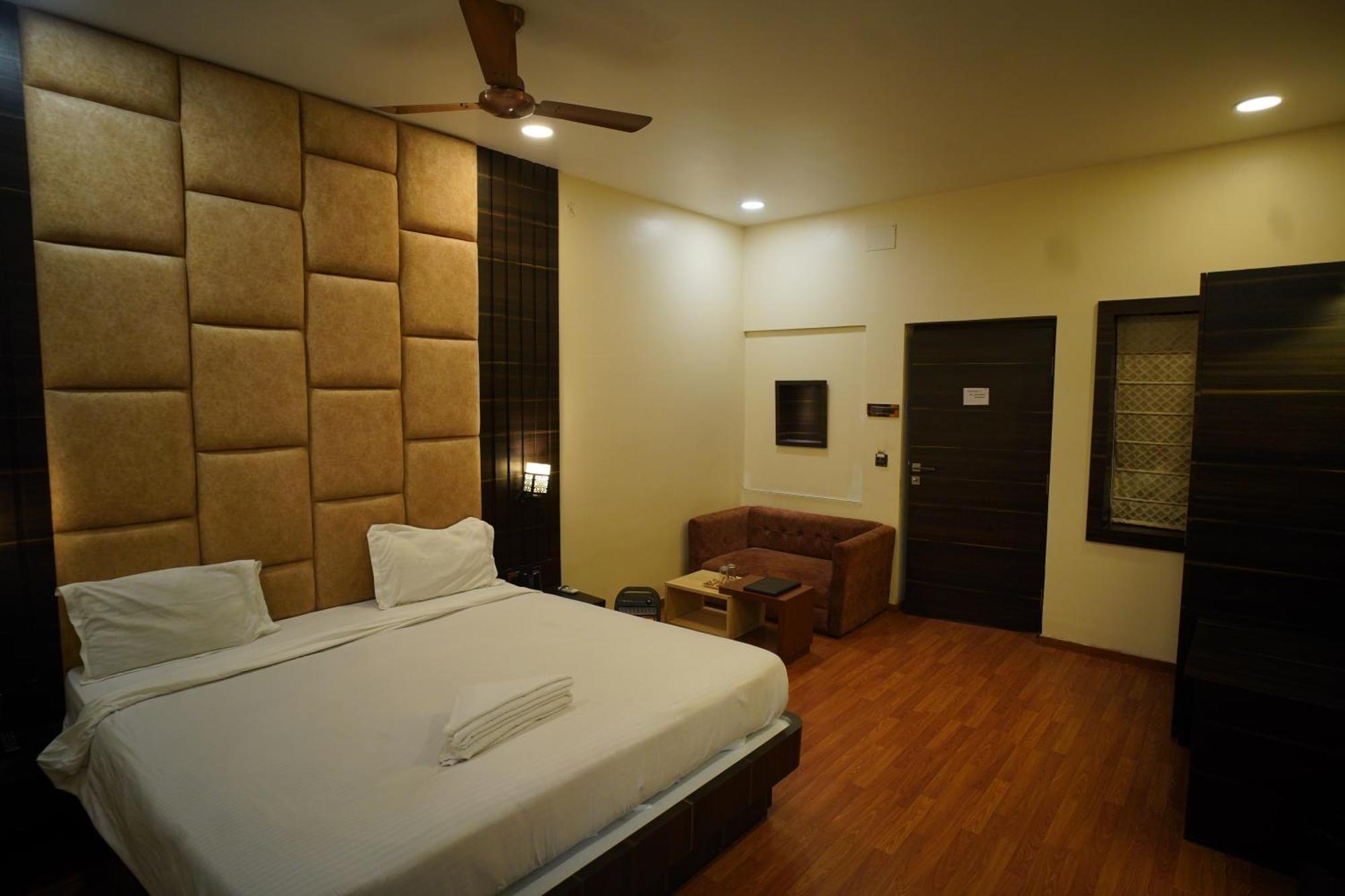 Hotel New Grand Deoghar Extérieur photo