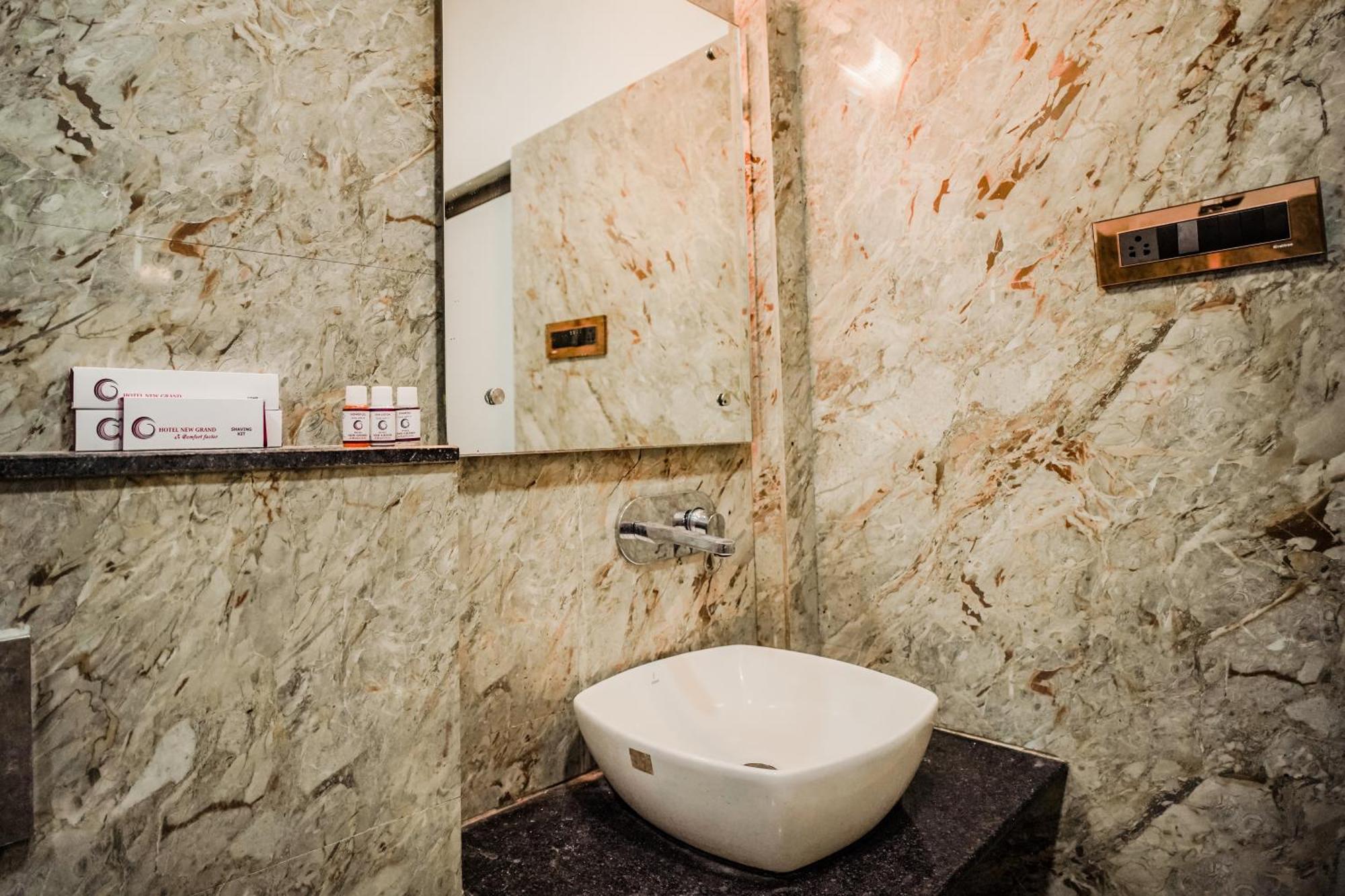 Hotel New Grand Deoghar Extérieur photo