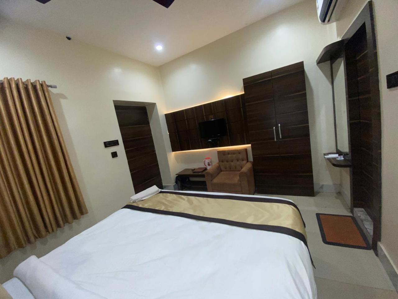 Hotel New Grand Deoghar Extérieur photo